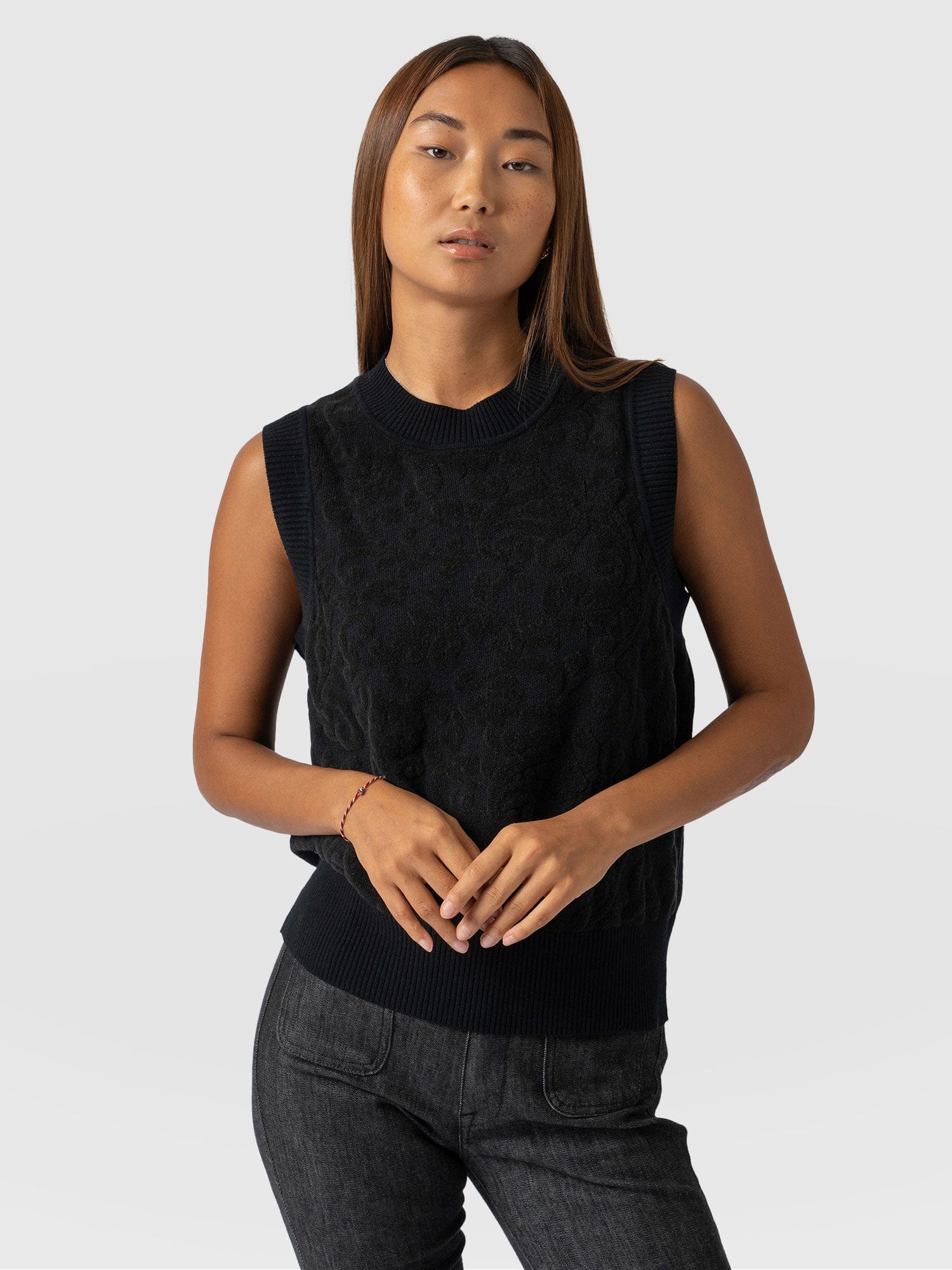 Wren Sleeveless Knit Black - Women's Vests | Saint + Sofia® USA