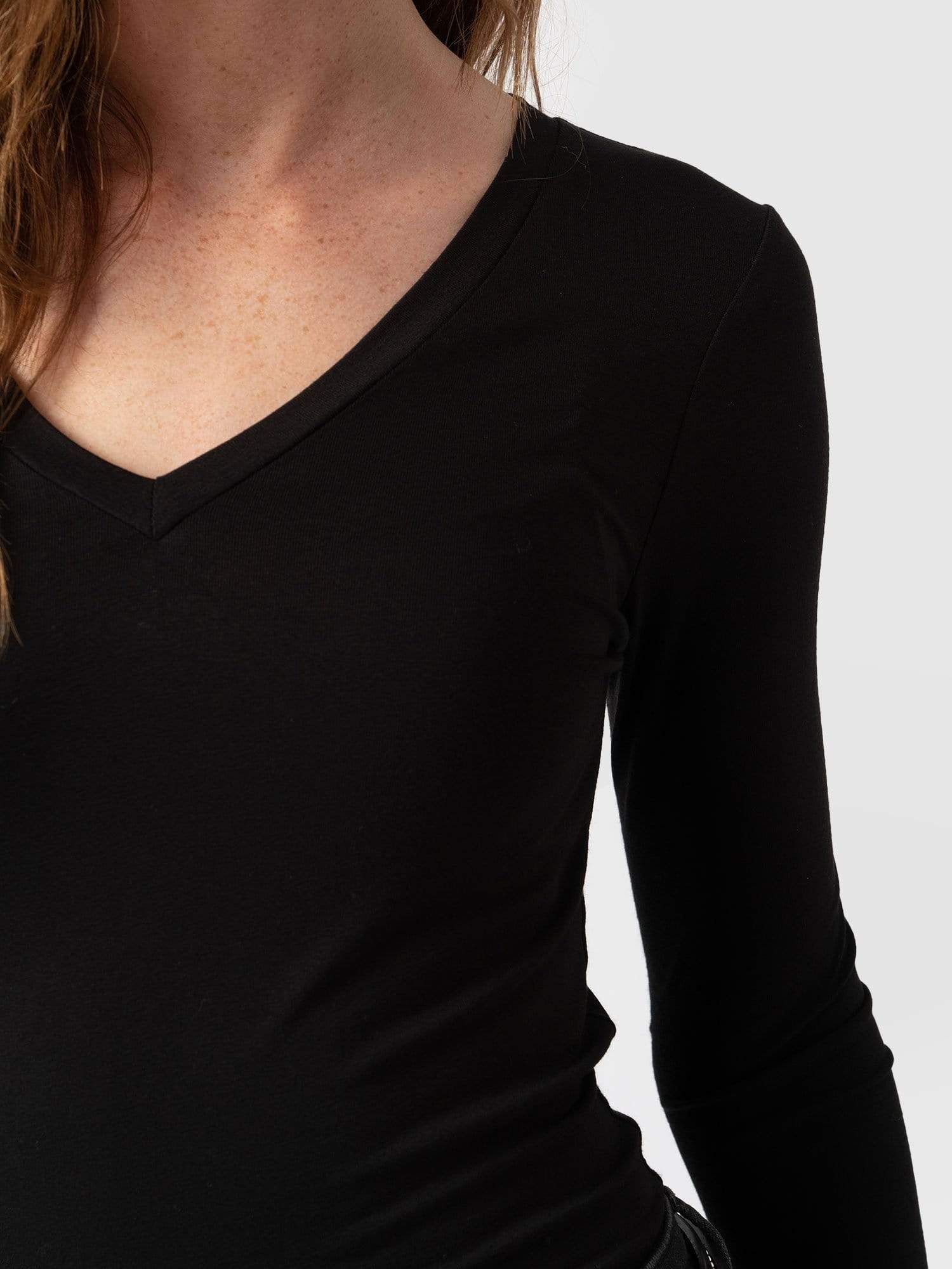 Austen V Neck Tee Black - Women's T-Shirt | Saint + Sofia® USA