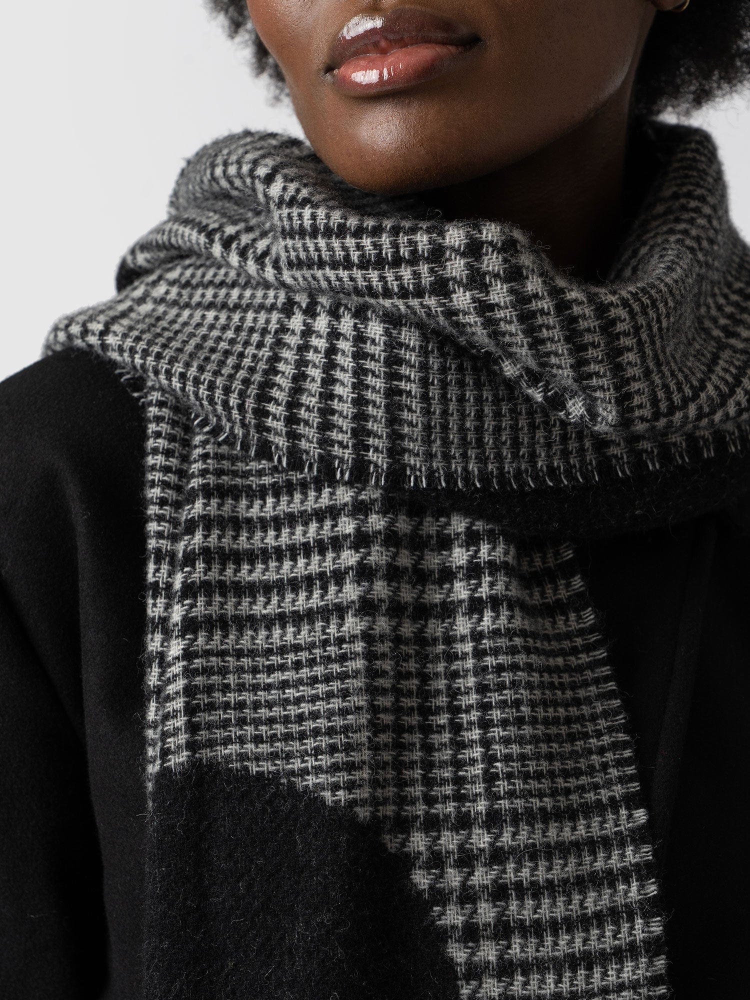 Blake Skull Scarf Black - Women's Scarves | Saint + Sofia® USA