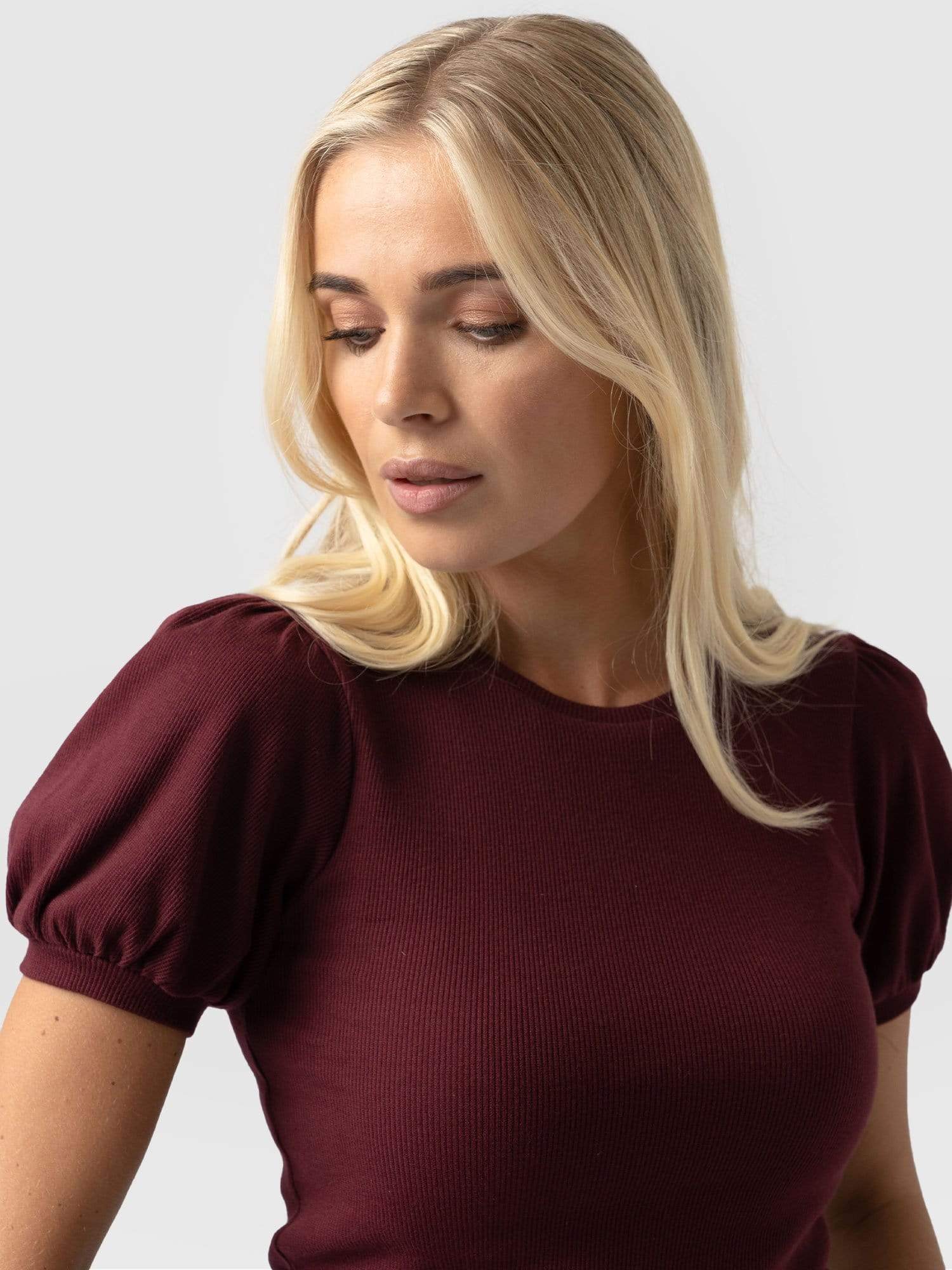 Cavendish Tee Puff Sleeve Burgundy - Women's T-Shirts | Saint + Sofia® USA