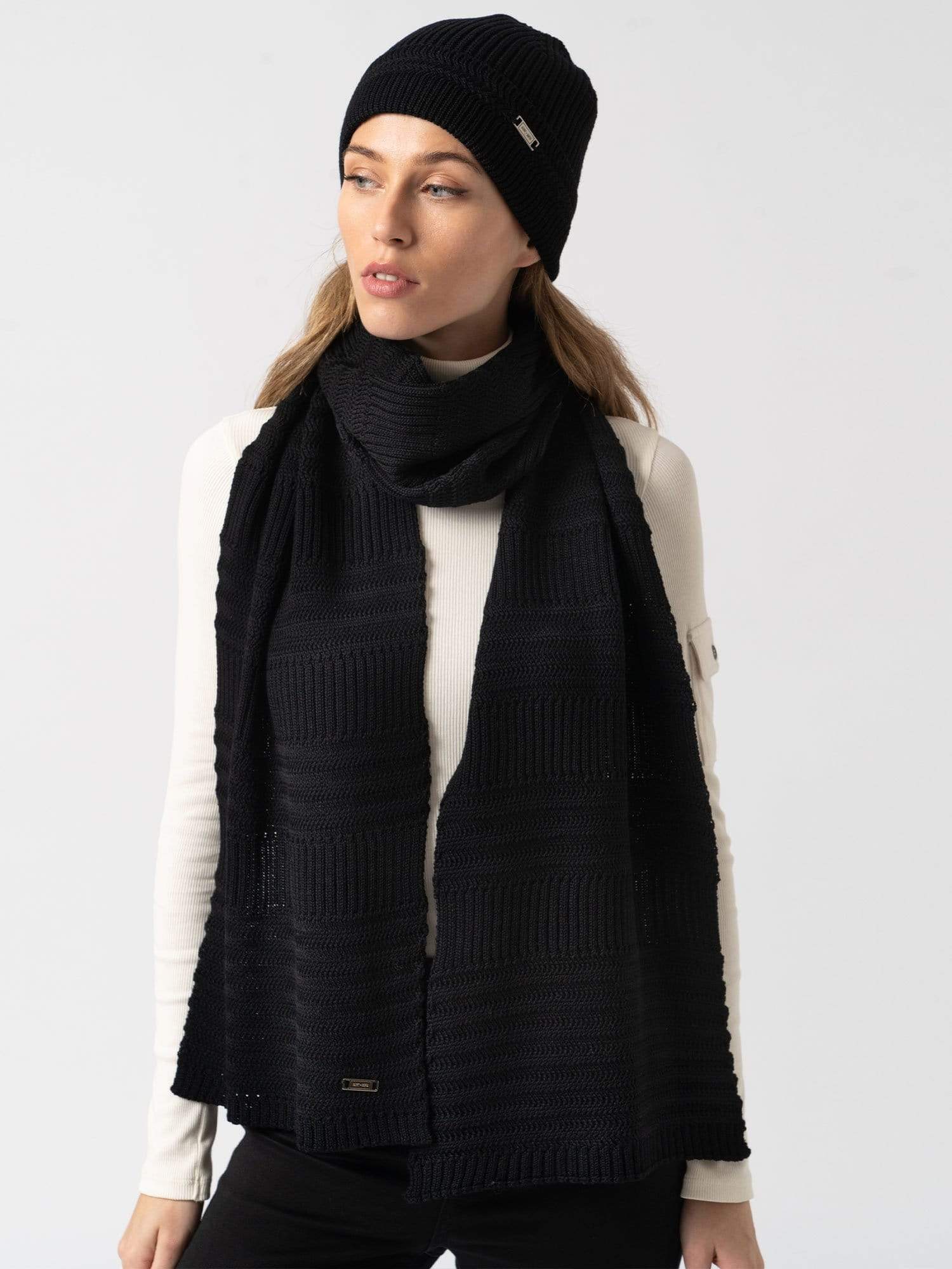 Merino Beanie Black - Women's Beanies | Saint + Sofia® USA