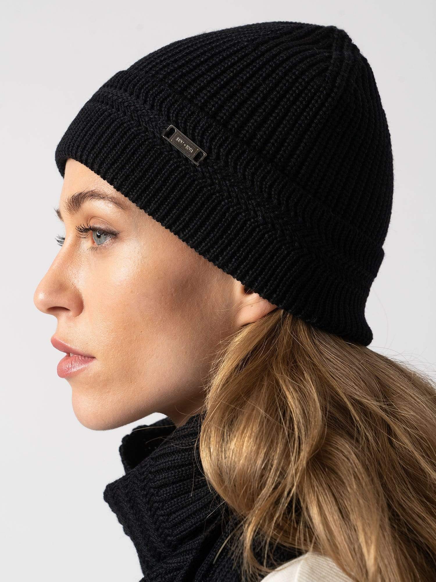 Merino Beanie Black - Women's Beanies | Saint + Sofia® USA