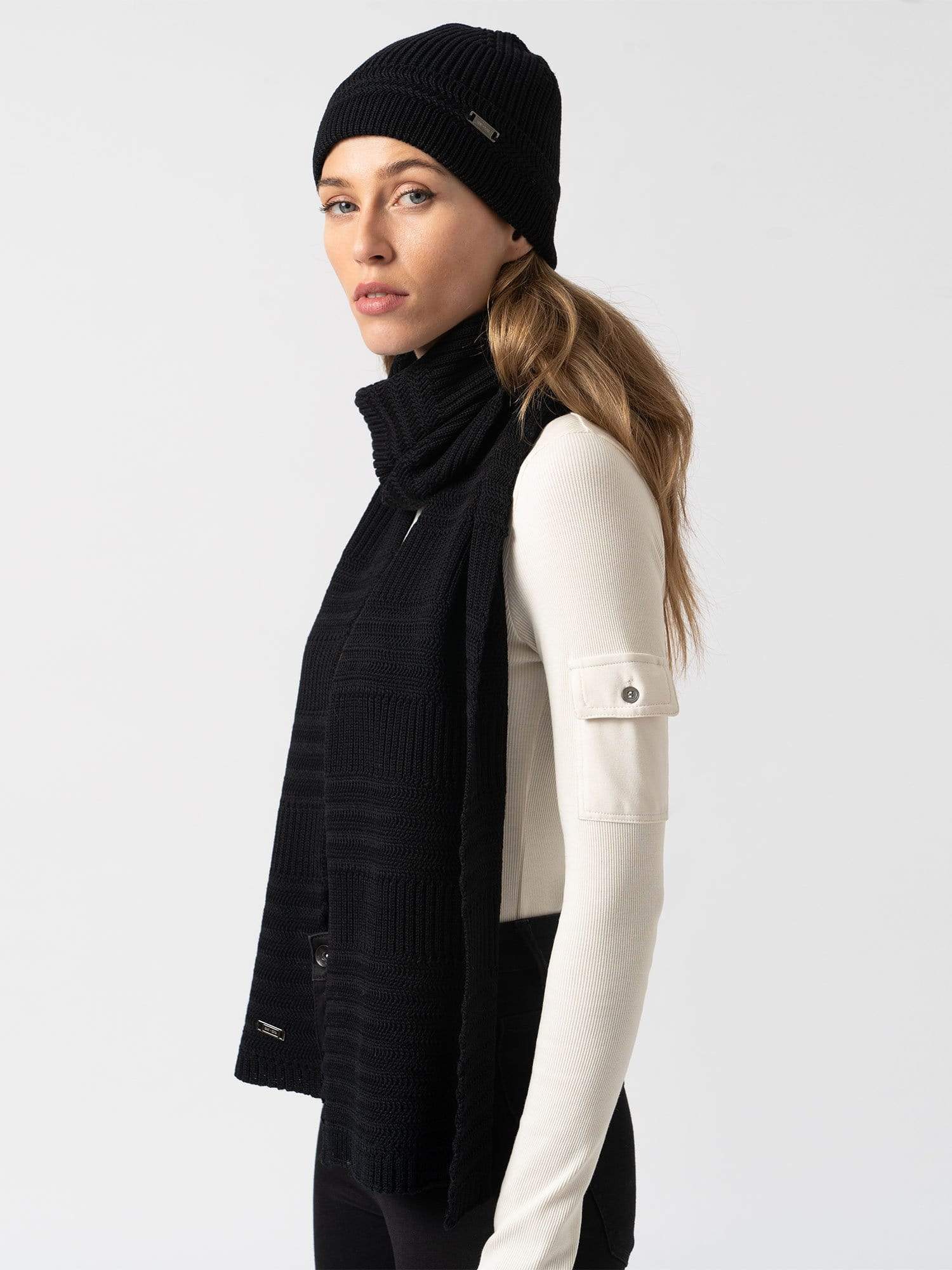 Merino Beanie Black - Women's Beanies | Saint + Sofia® USA