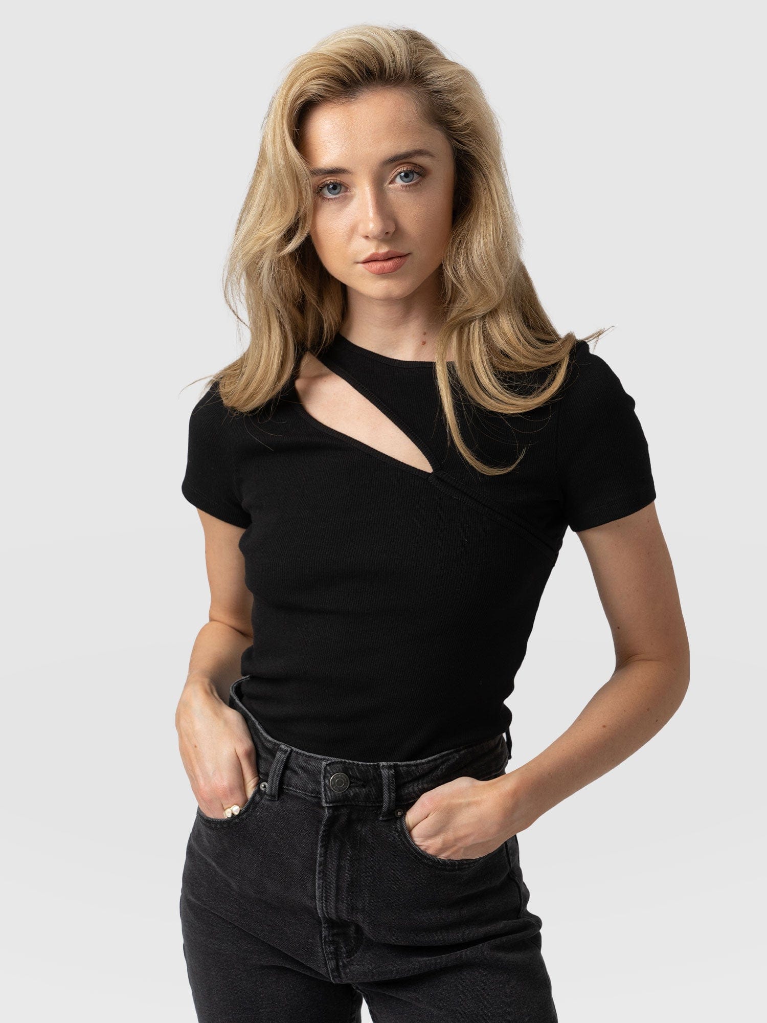 Reveal Tee Black - Women's T-shirts | Saint + Sofia® USA