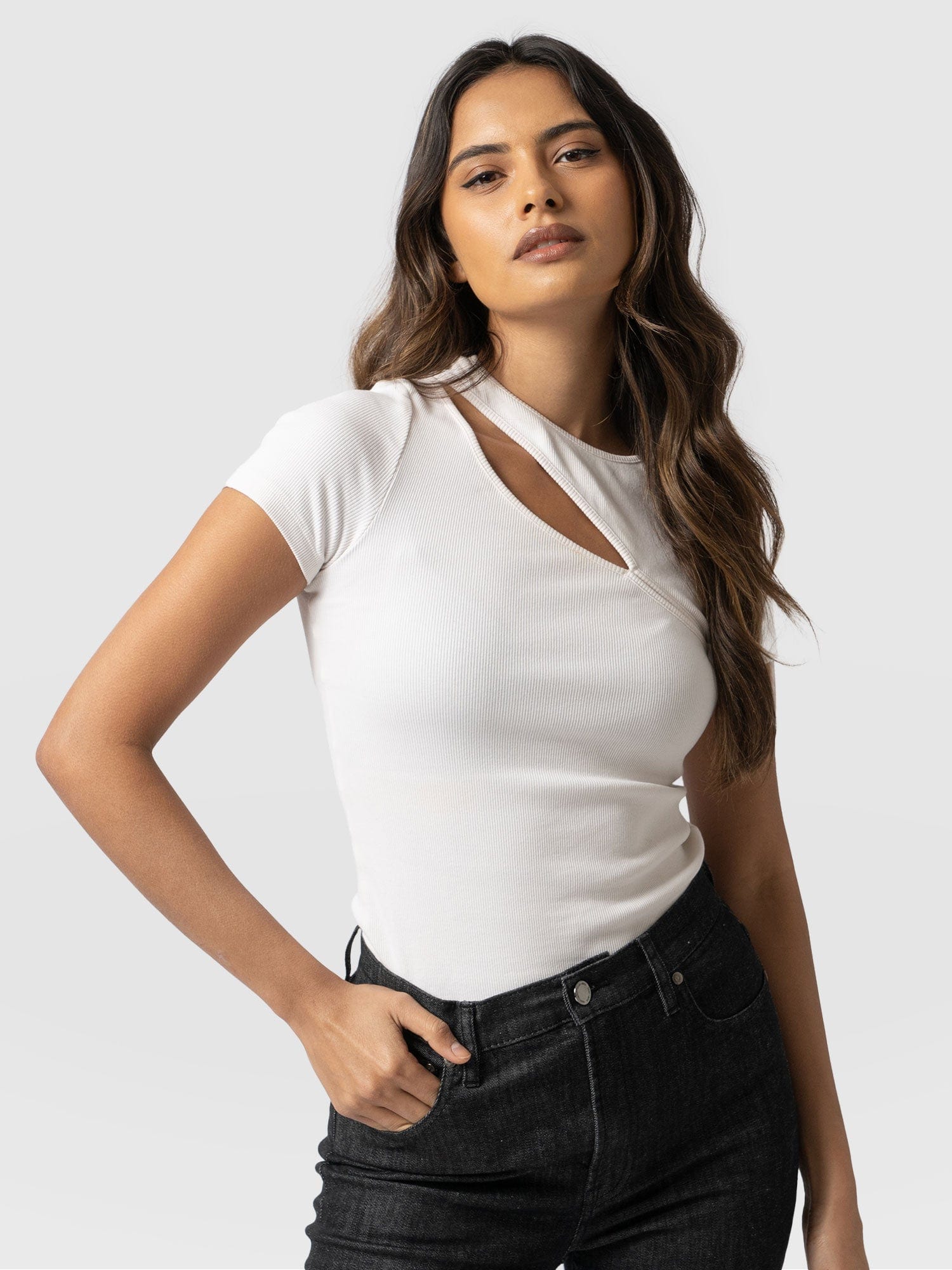 Reveal Tee Cream - Women's T-shirts | Saint + Sofia® USA