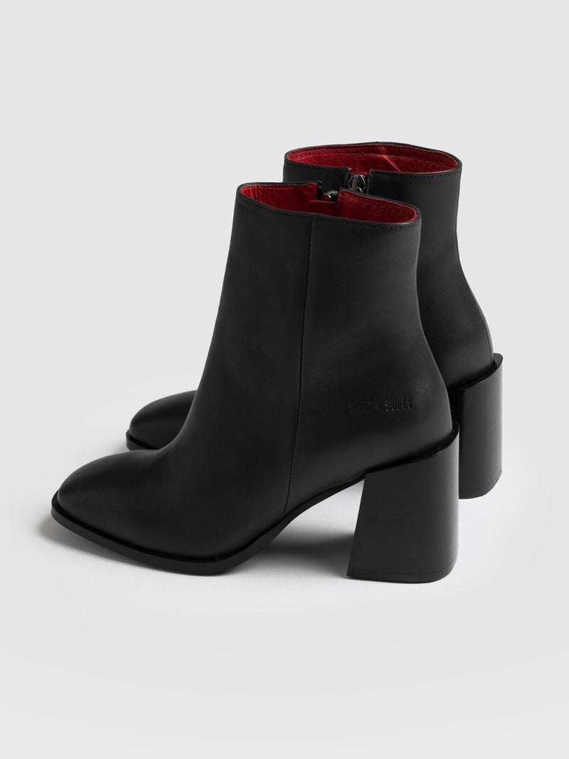 Sloane Ankle Boot Black - Women's Leather Boots | Saint + Sofia® USA