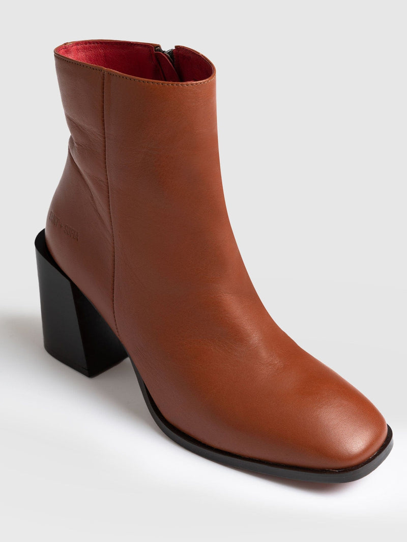Sloane Ankle Boot Brown - Women's Leather Boots | Saint + Sofia® USA