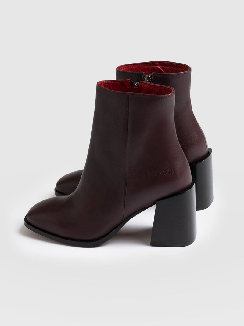 Sloane Ankle Boot Burgundy - Women's Leather Boots | Saint + Sofia® USA