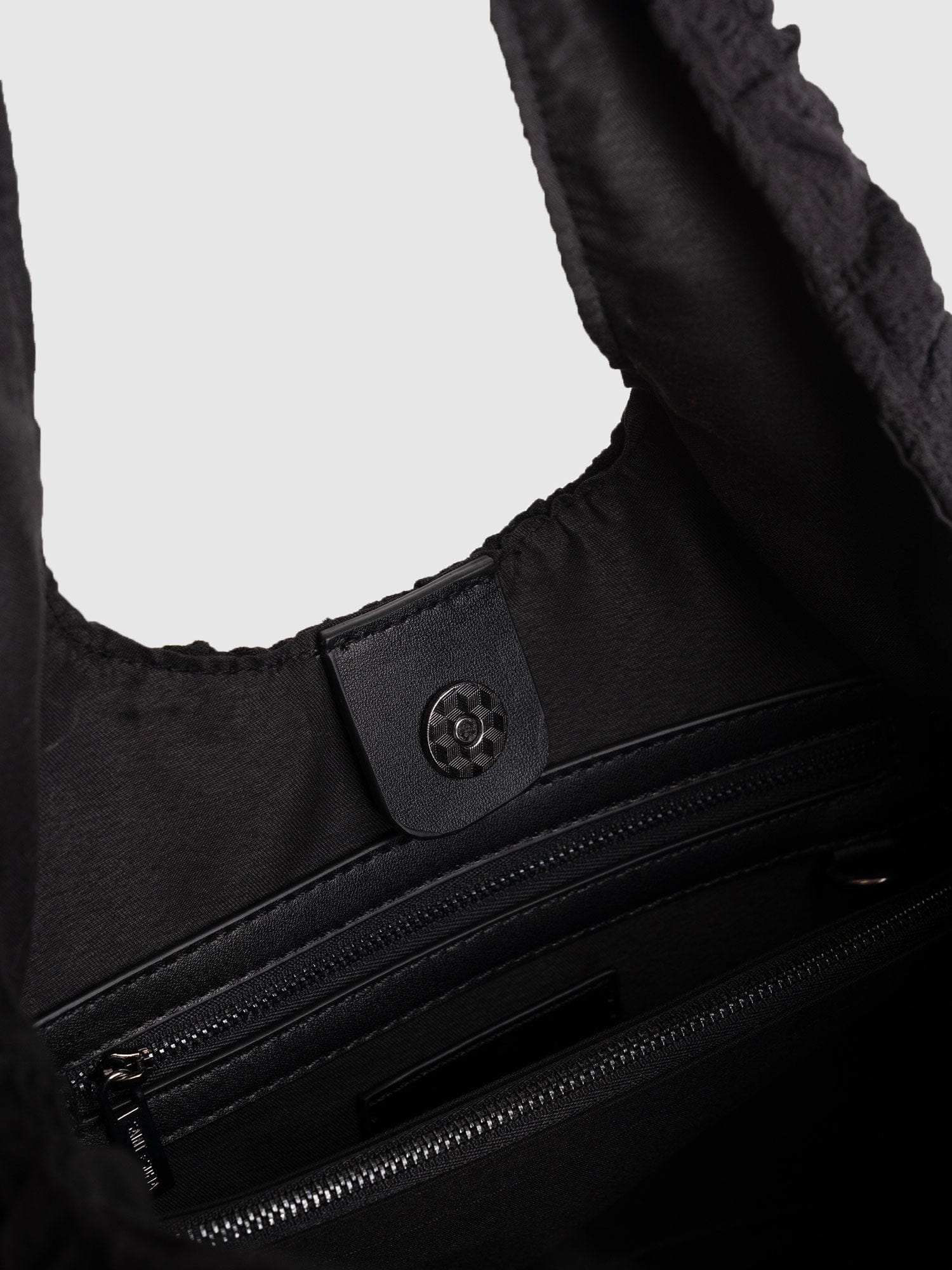 Soho Shoulder Tote Bag Black - Women's Bags | Saint + Sofia® USA