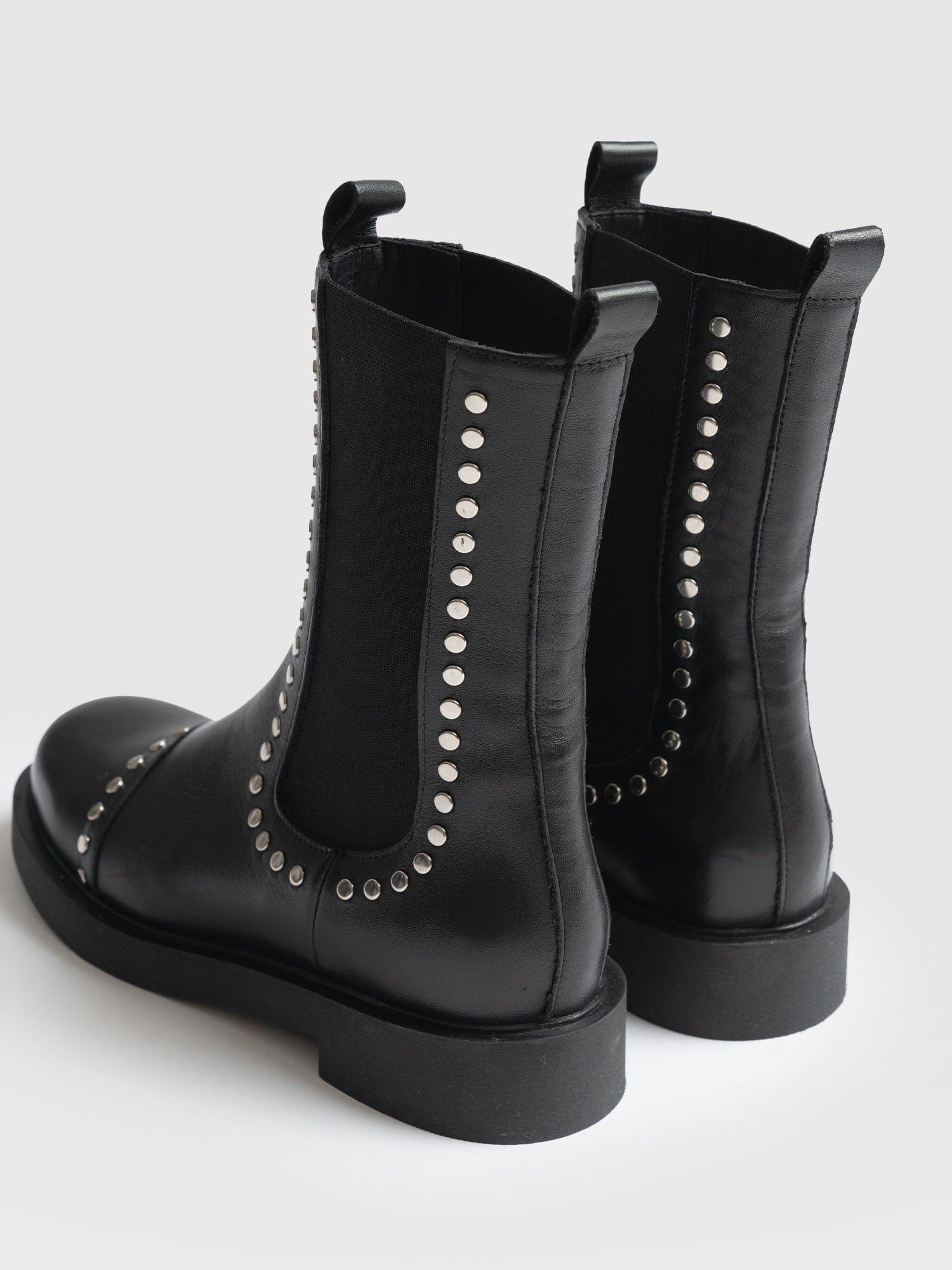 Studded leather shop chelsea boots